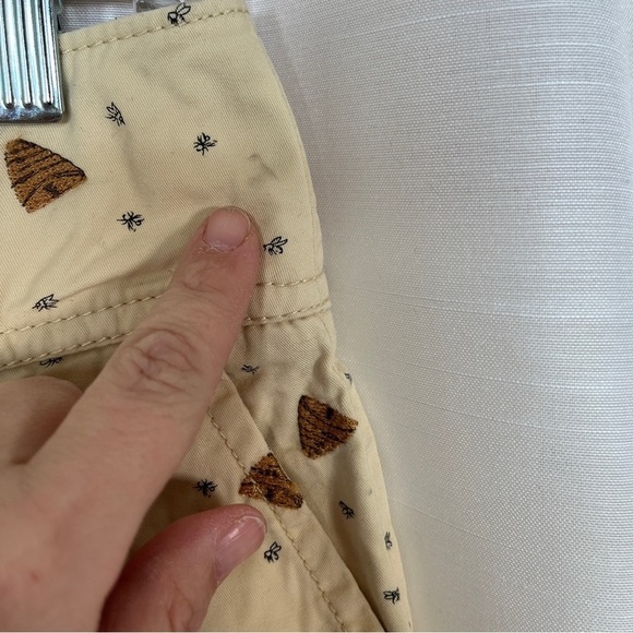 Anthropologie Daughters of the Liberation bee and beehive embroidered shorts - Picture 7 of 9